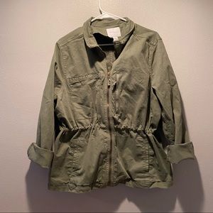 Daily Ritual Womens military cargo style jacket, army green. Cinched waist